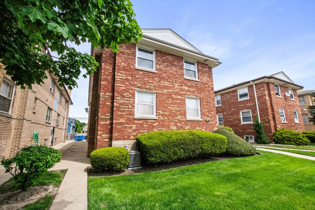 6252 W Irving Park Road, Chicago, IL 60634