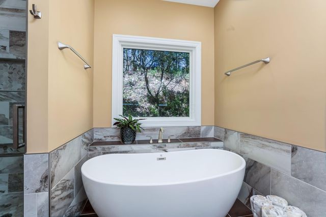 256 Pinehurst Drive, Granville, OH 43023
