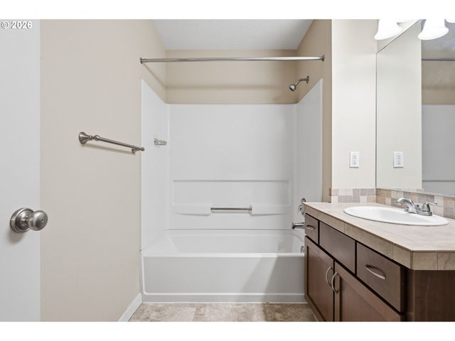 15058 Nw CENTRAL Dr 1008, Portland, OR 97229