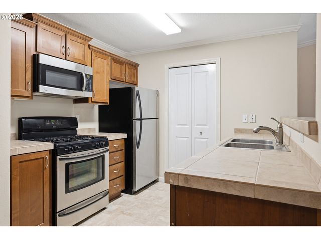 15058 Nw CENTRAL Dr 1008, Portland, OR 97229