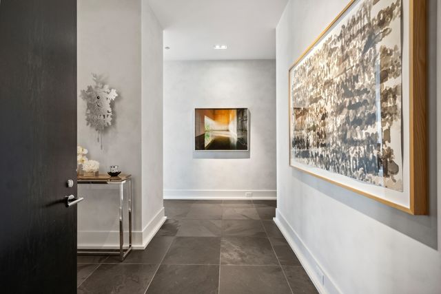 400 W HURON Street 801, Chicago, IL 60654