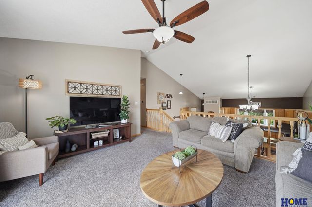 1048 Isaac Drive, Lincoln, NE 68521