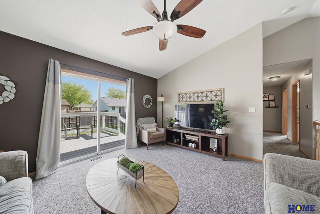 1048 Isaac Drive, Lincoln, NE 68521