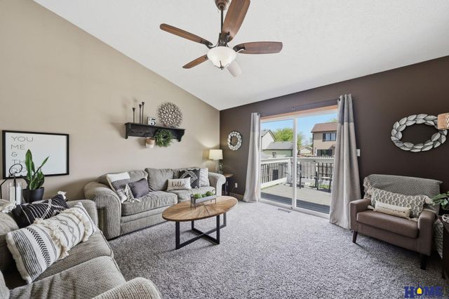1048 Isaac Drive, Lincoln, NE 68521