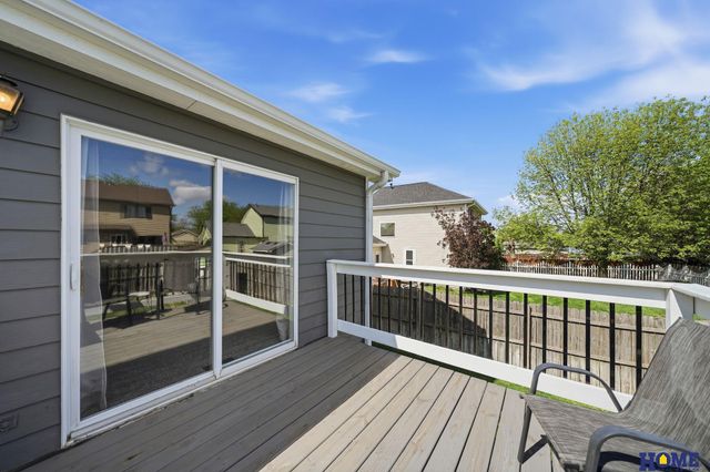 1048 Isaac Drive, Lincoln, NE 68521