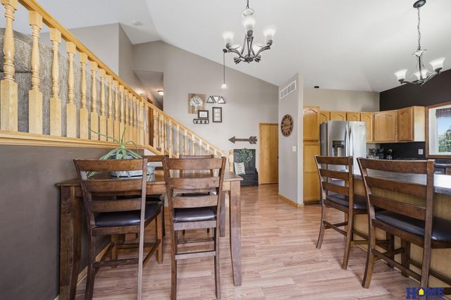 1048 Isaac Drive, Lincoln, NE 68521