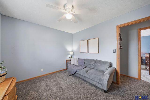 1048 Isaac Drive, Lincoln, NE 68521