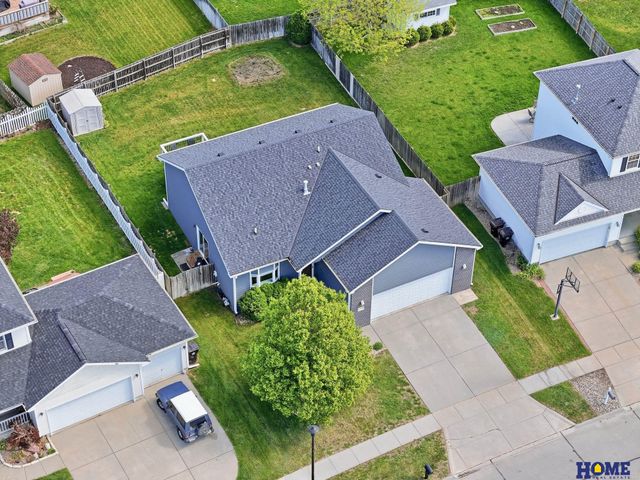 1048 Isaac Drive, Lincoln, NE 68521