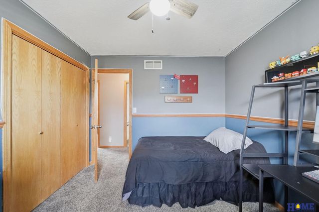 1048 Isaac Drive, Lincoln, NE 68521