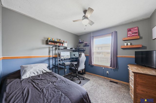 1048 Isaac Drive, Lincoln, NE 68521