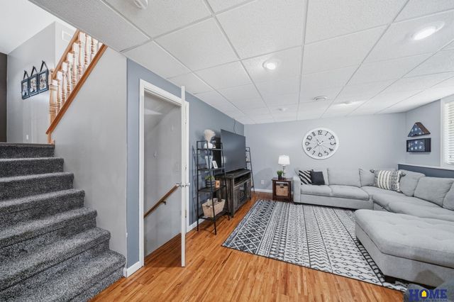 1048 Isaac Drive, Lincoln, NE 68521