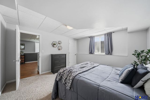 1048 Isaac Drive, Lincoln, NE 68521