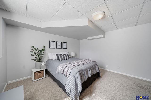 1048 Isaac Drive, Lincoln, NE 68521