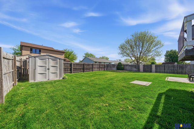1048 Isaac Drive, Lincoln, NE 68521