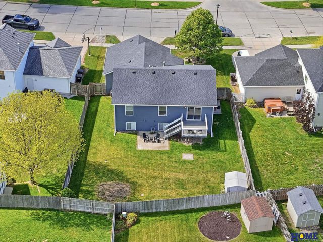 1048 Isaac Drive, Lincoln, NE 68521