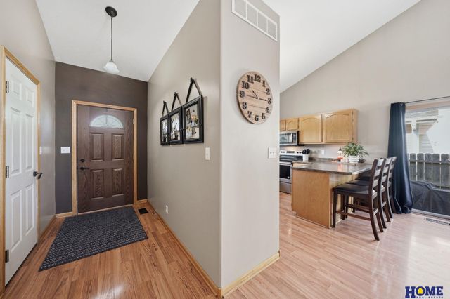 1048 Isaac Drive, Lincoln, NE 68521
