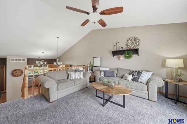 1048 Isaac Drive, Lincoln, NE 68521
