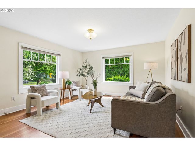 4228 Ne SIMPSON St, Portland, OR 97218