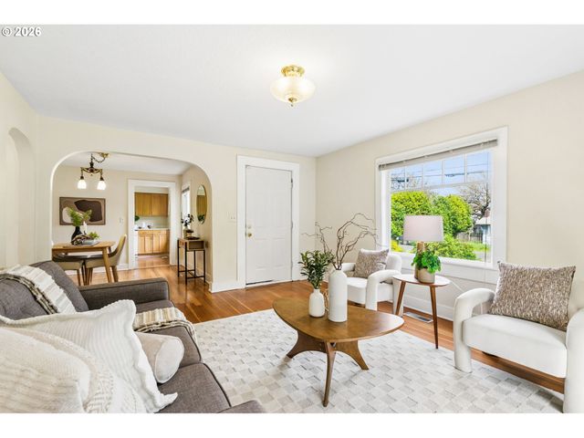 4228 Ne SIMPSON St, Portland, OR 97218