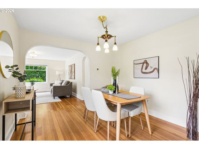 4228 Ne SIMPSON St, Portland, OR 97218