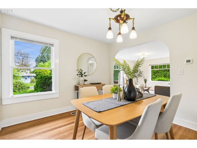 4228 Ne SIMPSON St, Portland, OR 97218