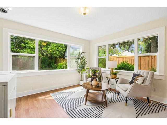4228 Ne SIMPSON St, Portland, OR 97218