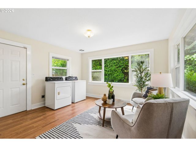 4228 Ne SIMPSON St, Portland, OR 97218