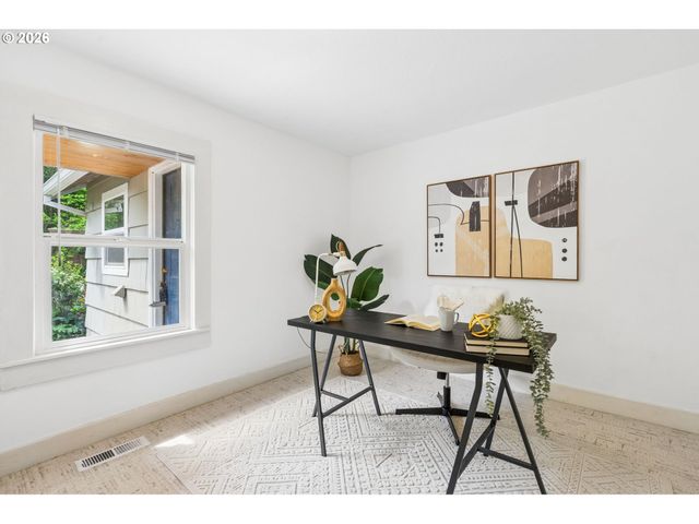 4228 Ne SIMPSON St, Portland, OR 97218