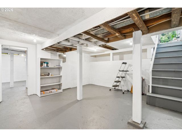 4228 Ne SIMPSON St, Portland, OR 97218