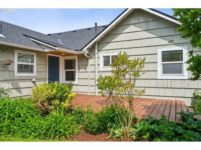 4228 Ne SIMPSON St, Portland, OR 97218