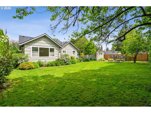 4228 Ne SIMPSON St, Portland, OR 97218