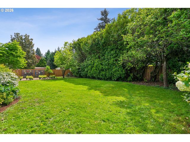 4228 Ne SIMPSON St, Portland, OR 97218