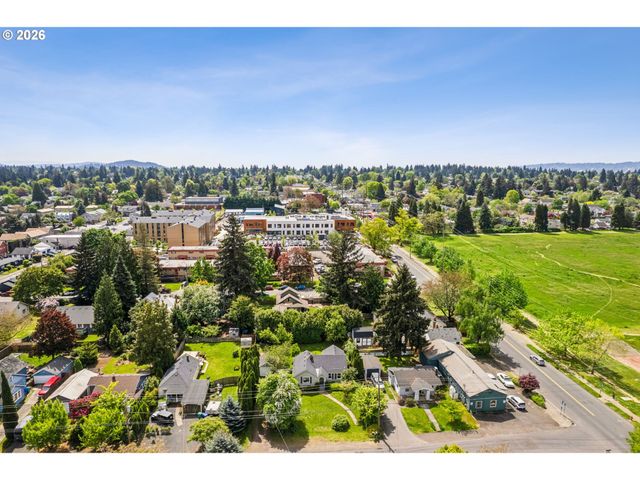4228 Ne SIMPSON St, Portland, OR 97218