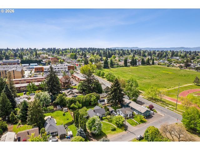 4228 Ne SIMPSON St, Portland, OR 97218