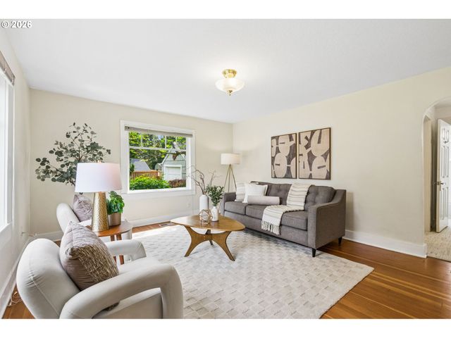 4228 Ne SIMPSON St, Portland, OR 97218