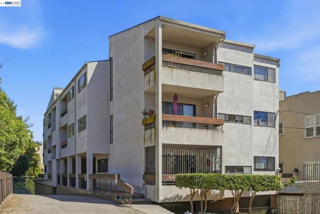 444 Merritt Ave 202, Oakland, CA 94610