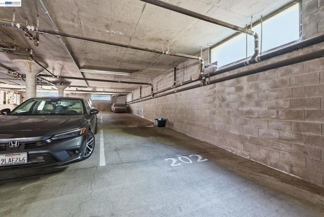 444 Merritt Ave 202, Oakland, CA 94610