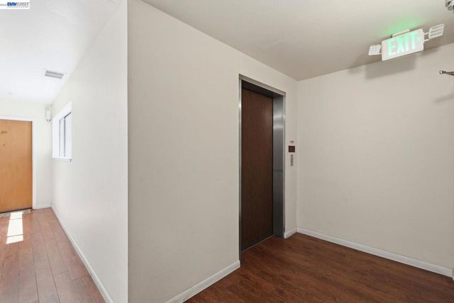 444 Merritt Ave 202, Oakland, CA 94610