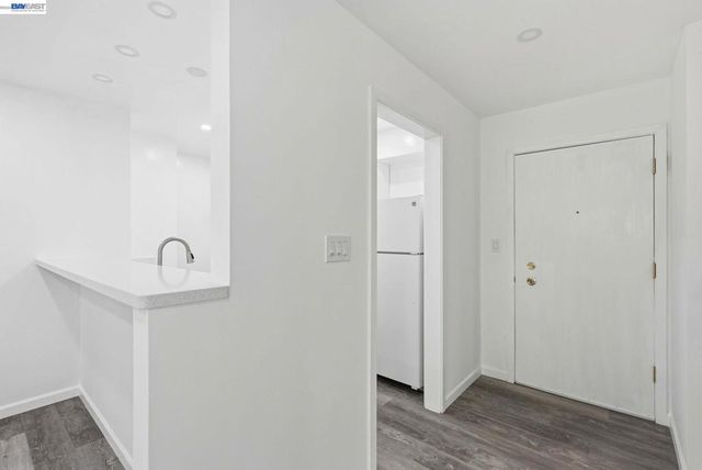 444 Merritt Ave 202, Oakland, CA 94610