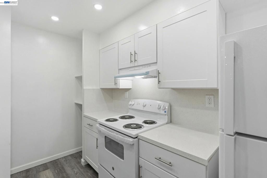 Image 12 of property listing at 444 Merritt Ave 202, Oakland, CA 94610