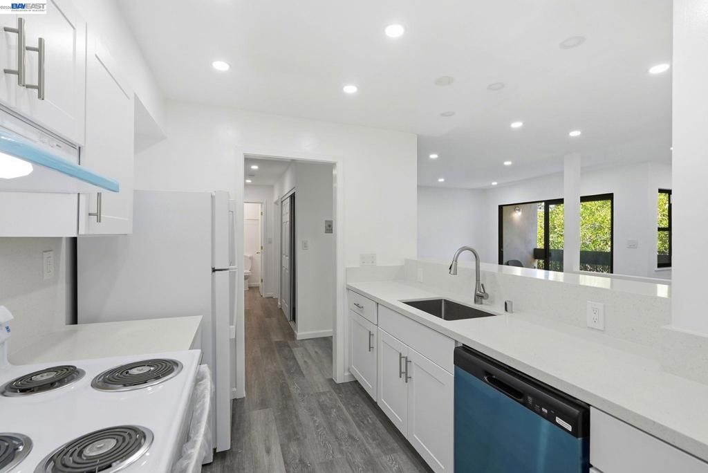 Image 13 of property listing at 444 Merritt Ave 202, Oakland, CA 94610