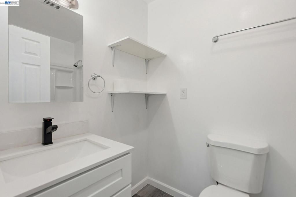 Image 24 of property listing at 444 Merritt Ave 202, Oakland, CA 94610