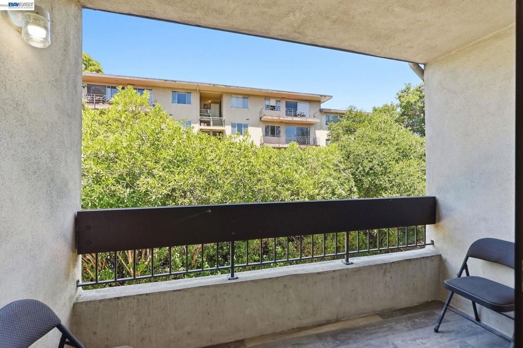 Image 26 of property listing at 444 Merritt Ave 202, Oakland, CA 94610