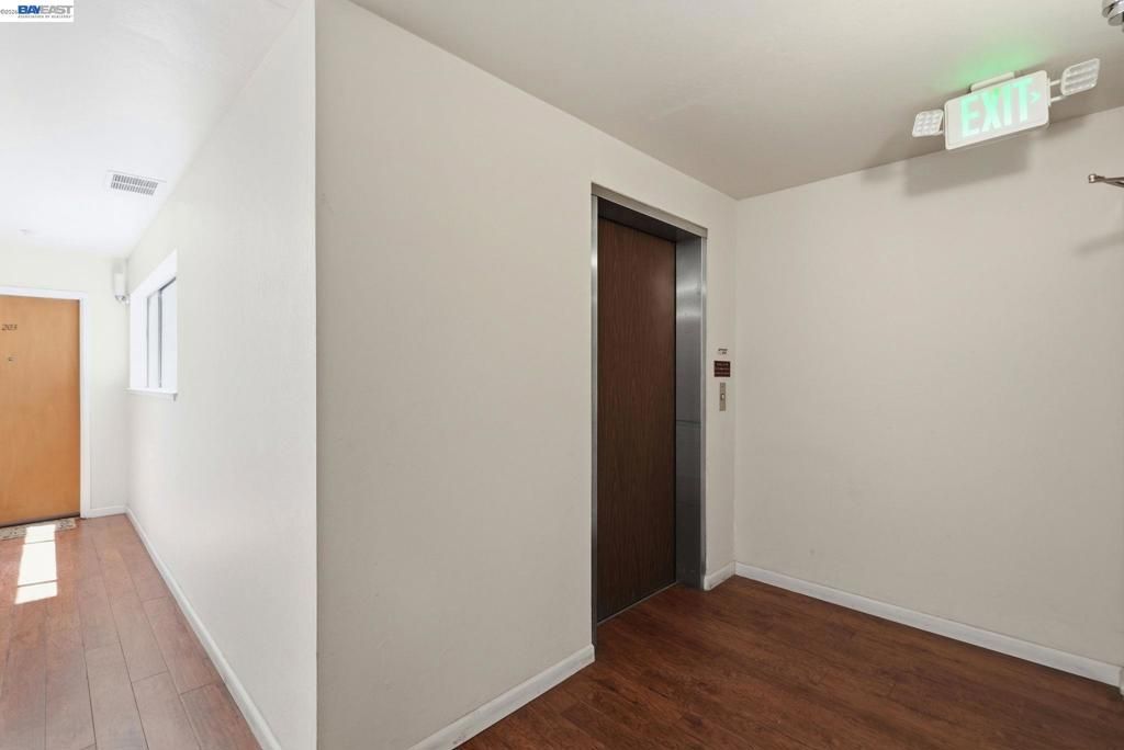 Image 6 of property listing at 444 Merritt Ave 202, Oakland, CA 94610