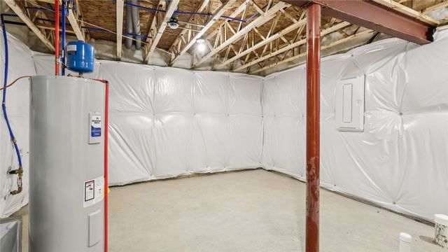 379 Leslie Farms Dr., Connoquenessing Boro, PA 16033