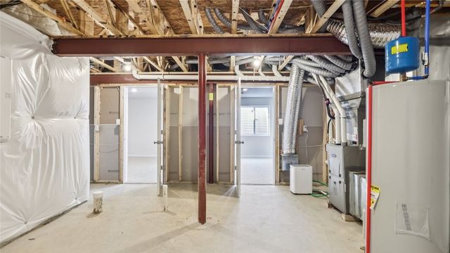 379 Leslie Farms Dr., Connoquenessing Boro, PA 16033