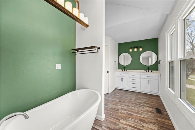 7611 Westgate Street, Lenexa, KS 66216