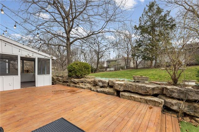 7611 Westgate Street, Lenexa, KS 66216