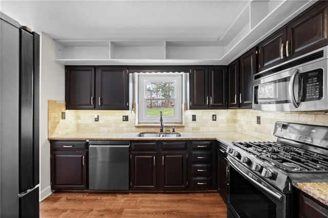 7611 Westgate Street, Lenexa, KS 66216