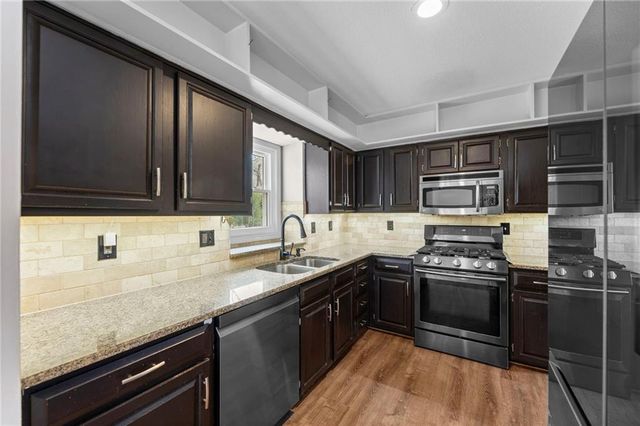 7611 Westgate Street, Lenexa, KS 66216